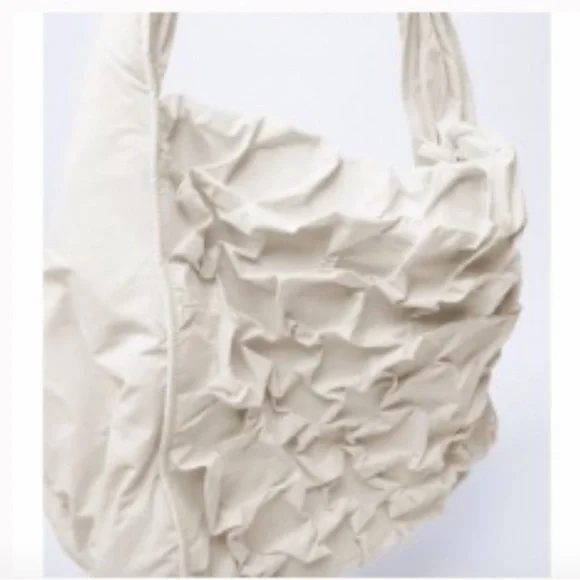 NWT ZARA Cream Quilted Oversized Hobo Tote Shoulder Bag Ruffle Detail Puffer - Picture 4 of 12